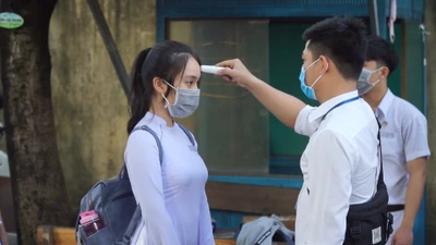 Đà Nẵng: Học sinh đi học trở lại sau kỳ nghỉ dài 