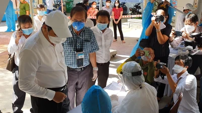 Đà Nẵng tăng tốc xét nghiệm nhóm, truy lùng COVID-19