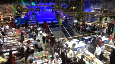 Biến rạp Khải Hoàn cổ kính thành ‘Thành phố sách hiện đại’ 