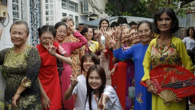 Khi chị em xóm ve chai làm đẹp