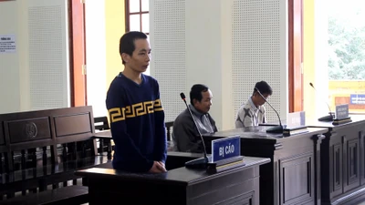 Không xin được tiền uống rượu, con giết bố ruột