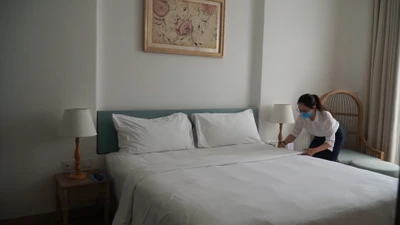 Video: Bên trong khách sạn 5 sao miễn phí cho người cách ly