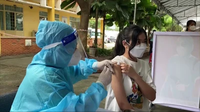 Video: TP.HCM chính thức tiêm vaccine COVID-19 cho 1.500 học sinh ở Củ Chi