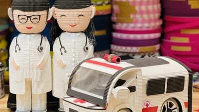 Tạo hình y bác sĩ bằng giấy Kami để tri ân nhân ngày thầy thuốc Việt Nam