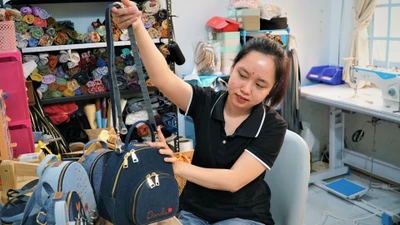 Video: ‘Chế’ sản phẩm thời trang không đụng hàng từ đồ cũ