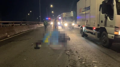 Video: Thanh niên tử vong trên cầu vượt, nghi bị tai nạn giao thông