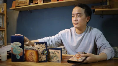 Video: Độc đáo với nghệ thuật điêu khắc trên da bò 