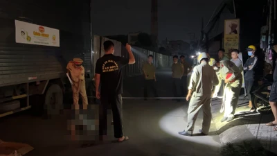 Video: Tông vào xe tải đang đậu, người đàn ông tử vong tại chỗ