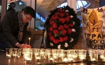 Moscow để tang nạn nhân vụ đánh bom sân bay