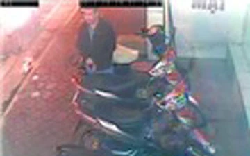 Video cảnh bẻ khóa siêu tốc của kẻ trộm xe