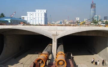 Thông đốt hầm Thủ Thiêm số 1 với đường dẫn phía quận 2