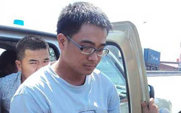 Bố đẻ Nguyễn Đức Nghĩa xin gặp gia đình nạn nhân chia sẻ nỗi đau