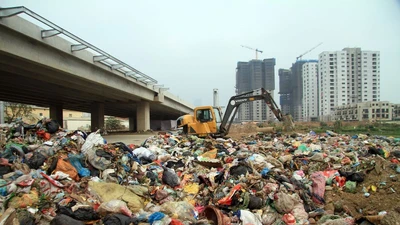 Đổ trộm 80 tấn rác thải sinh hoạt là để… tập kết tạm