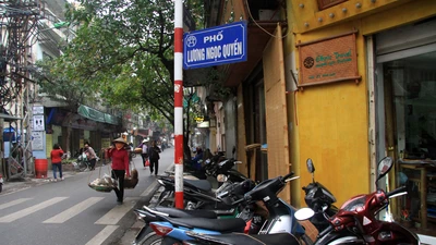 Vỉa hè Hà Nội: Chỗ thông thoáng, nơi vẫn 'tắc'