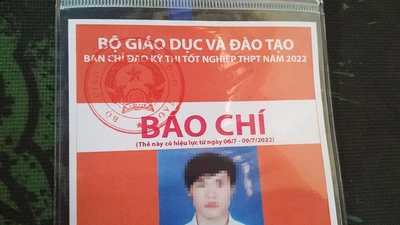 Có thẻ tác nghiệp của Ban chỉ đạo thi, nhiều phóng viên vẫn bị ‘đuổi’