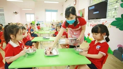 Bộ GD&ĐT đề nghị tăng cường kiểm tra bảo đảm an toàn thực phẩm trong trường học