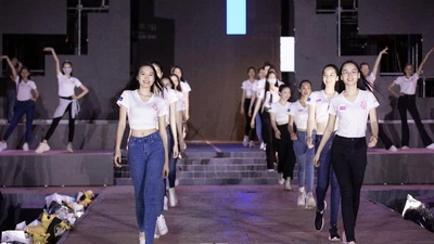 Hoa hậu Việt Nam tổng duyệt trước đêm Người đẹp Thời trang