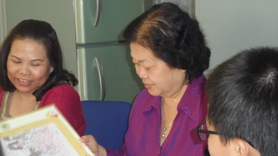 Nguyên Phó chủ tịch nước Trương Mỹ Hoa gặp gỡ học sinh ươm mầm tương lai