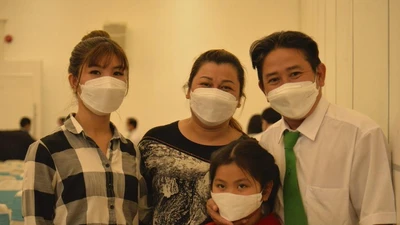 Người phụ nữ khóc lặng ngày gặp lại ân nhân ở Biệt đội taxi cấp cứu F0