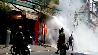 Chi tiết vụ nam thanh niên ngáo đá đốt cửa hàng gas ở Sài Gòn