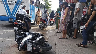 Thương tâm: Thiếu nữ bị xe buýt cán hai tay ở TP.HCM