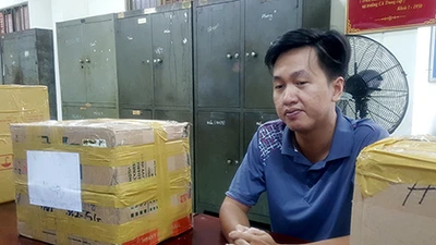 Giả nhân viên ngân hàng lừa mua iPhone… chiếm đoạt 2 tỉ đồng