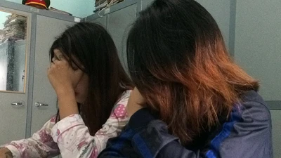 Đánh bạn, bắt liếm chân: Nhí Tino, Bà Dãnh khóc như mưa