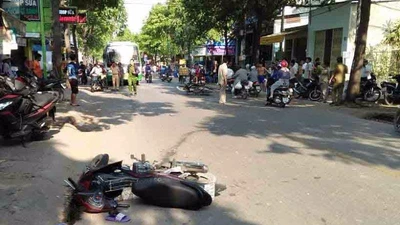 Hai xe máy tông, người không đội mũ bảo hiểm tử vong