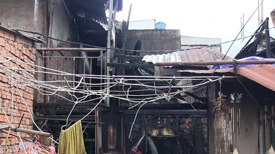 Cụ ông 69 tuổi dùng chăn dập lửa cứu căn nhà cháy