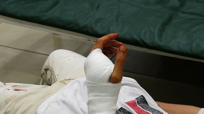 Tài xế Grabbike bị chém nhập viện trước Bến xe Miền Tây