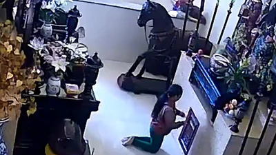 Vào chùa câu trộm tiền công đức