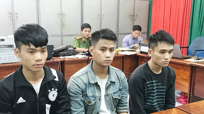 Tân cử nhân rủ hai đồng hương đi cướp xe Grab