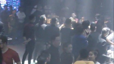 Hàng chục người phê ma túy trong bar Las Vegas ở quận 1