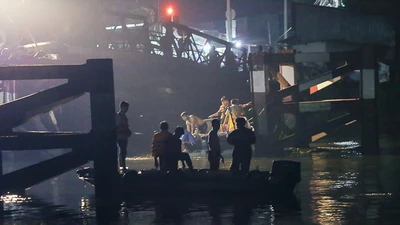 Ngưng tìm kiếm người mất tích vụ sập cầu Long Kiển