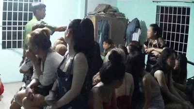 Hàng chục nam nữ phê ma túy trong bar Vertu ở TP.HCM