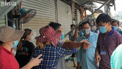 Quận Gò Vấp: Tiểu thương “to tiếng” khi bị dẹp chợ tự phát