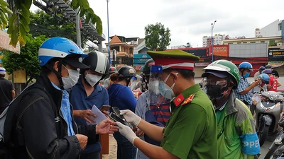 Nhiều bất cập trong khai báo di chuyển nội địa, gây ra tình trạng ùn ứ 