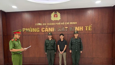 Tạm giam giám đốc công ty làm giả giấy phép xây dựng chiếm đoạt 22 tỉ