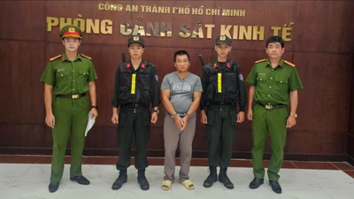 Video Công an TP.HCM khởi tố người đàn ông nuôi chim công