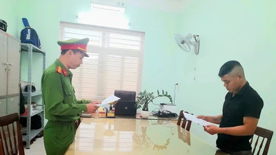 Trộm lại xe máy đang bị CSGT tạm giữ vì vi phạm nồng độ cồn