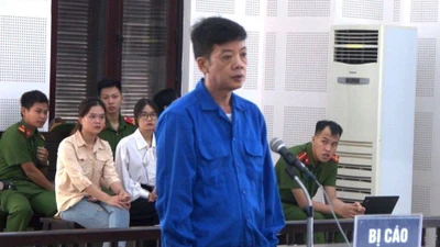 Phẫn nộ: Tài xế lùi xe, cán nạn nhân cho chết sau tai nạn giao thông 