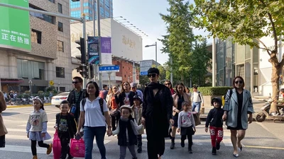 Mẫu nhí của Xuân Lan tỏa sáng tại Shanghai Fashion Week