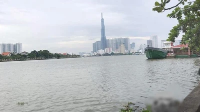 Đi tập thể dục, tá hỏa phát hiện thi thể trôi trên sông Sài Gòn