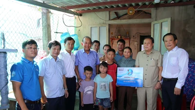 Nhìn lại hành trình 'Cùng ngư dân thắp sáng đèn trên biển' tại Quảng Trị