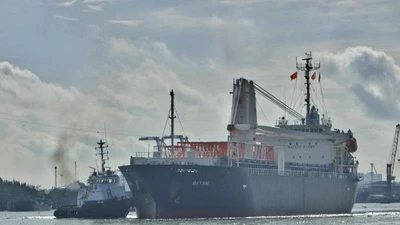 Nóng: Đoàn tàu metro số 1 vừa cập cảng Khánh Hội