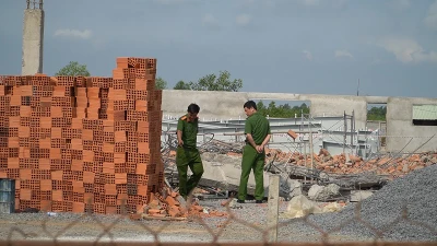 Vụ sập tường ở Đồng Nai: Công an tạm giữ hình sự 3 người