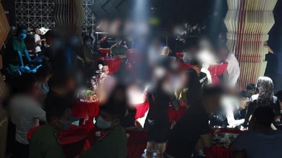 Kiểm tra quán bar, phát hiện 22 người dương tính với ma túy