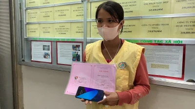 Vợ bệnh nhân bị rắn cắn khổ tâm vì bị nói 'chê tiền, chảnh'