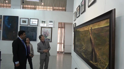 Video: Vẽ tranh gây quỹ giúp người bị ảnh hưởng bởi COVID-19