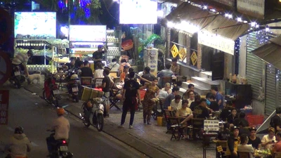 Video: Karaoke tự phát vẫn còn phổ biến tại TP.HCM